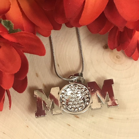 ⚽️Soccer Mom Silver Crystal Rhinestone Necklace - Picture 5 of 6